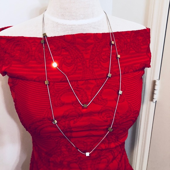 Cache over the shoulder Elegant dress - Picture 5 of 6